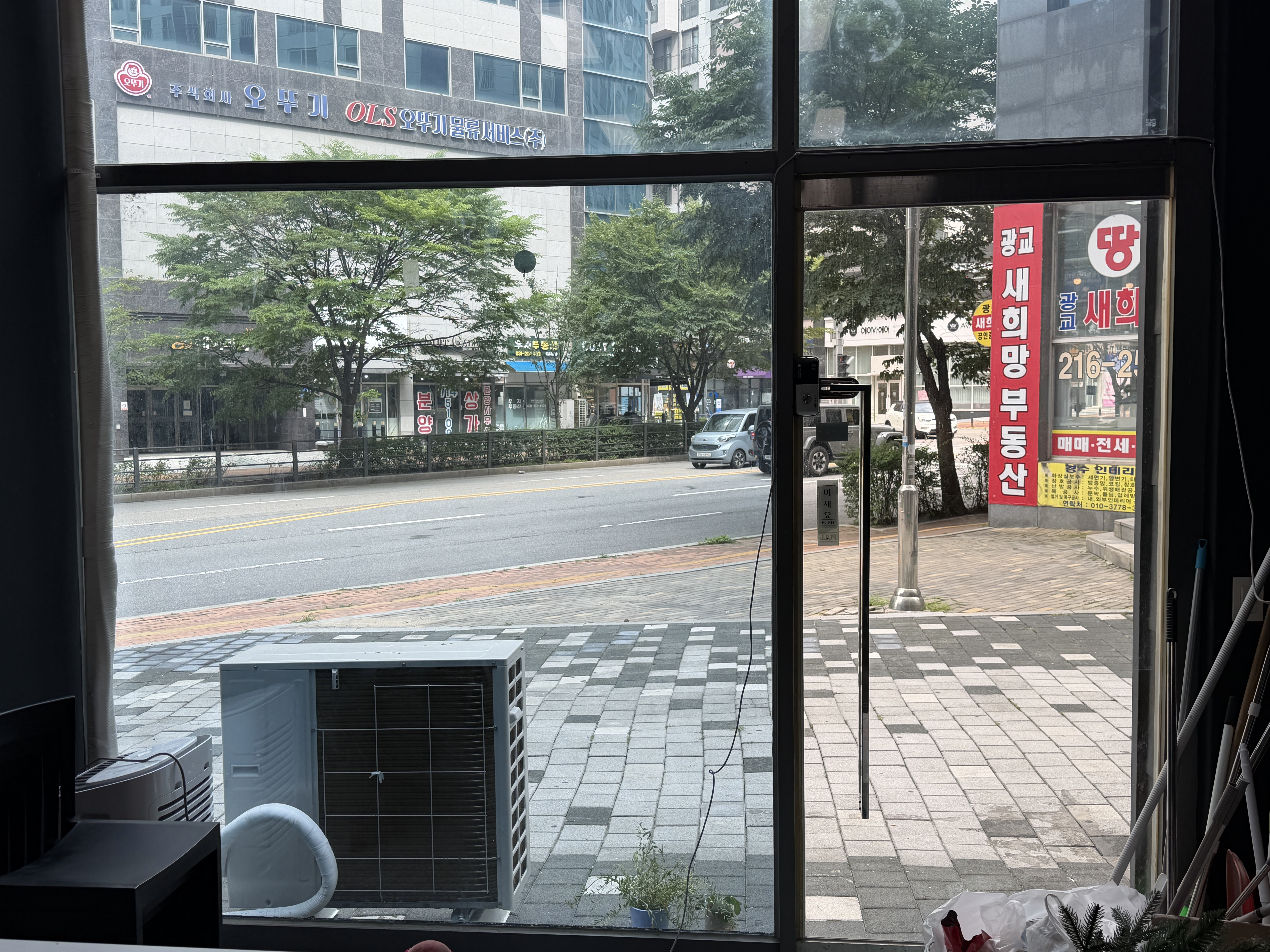110호 회색 실제 내부